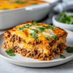 Portion de gratin de tacos faible en glucides dans une assiette