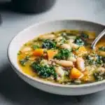 Soupe Butternut, Kale et Haricots Blancs : Recette Réconfortante