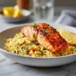 One Skillet Salmon with Lemon Orzo : Délicieux et Rapide
