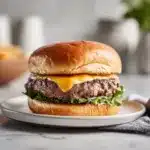 Smash Burgers : La Recette Ultime pour un Résultat Croustillant 3 Smash Burgers : La Recette Ultime pour un Résultat Croustillant
