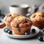 Muffins aux bleuets moelleux et dorés au four 3 Muffins aux bleuets moelleux et dorés au four
